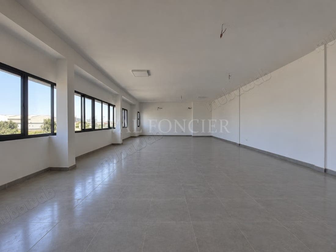 Industriële bedrijfsruimte van 760m2 in Bouskoura
