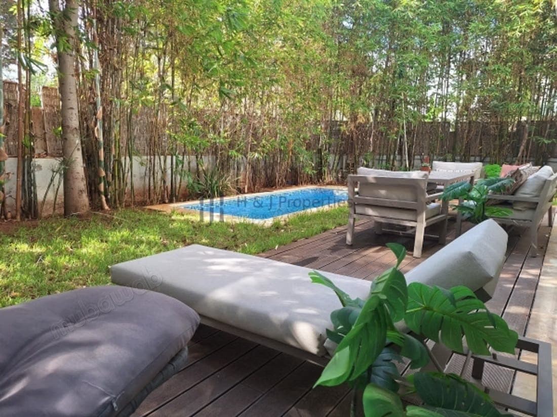 Villa 4 ch. Vide de 450m² – grands volumes