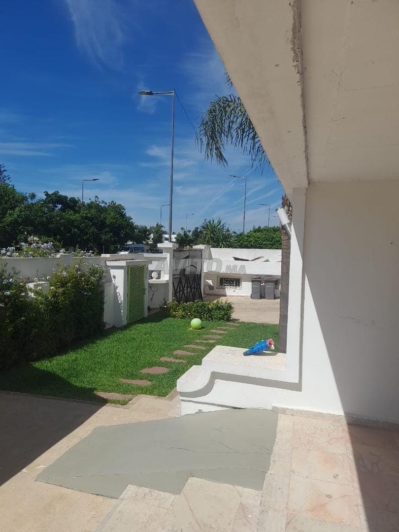 Villa for rent for office use