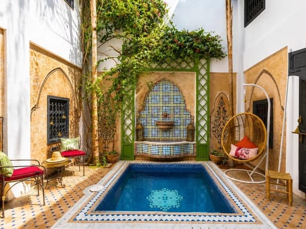 Riad titré avec bassin et terrasse à Bab Aylan