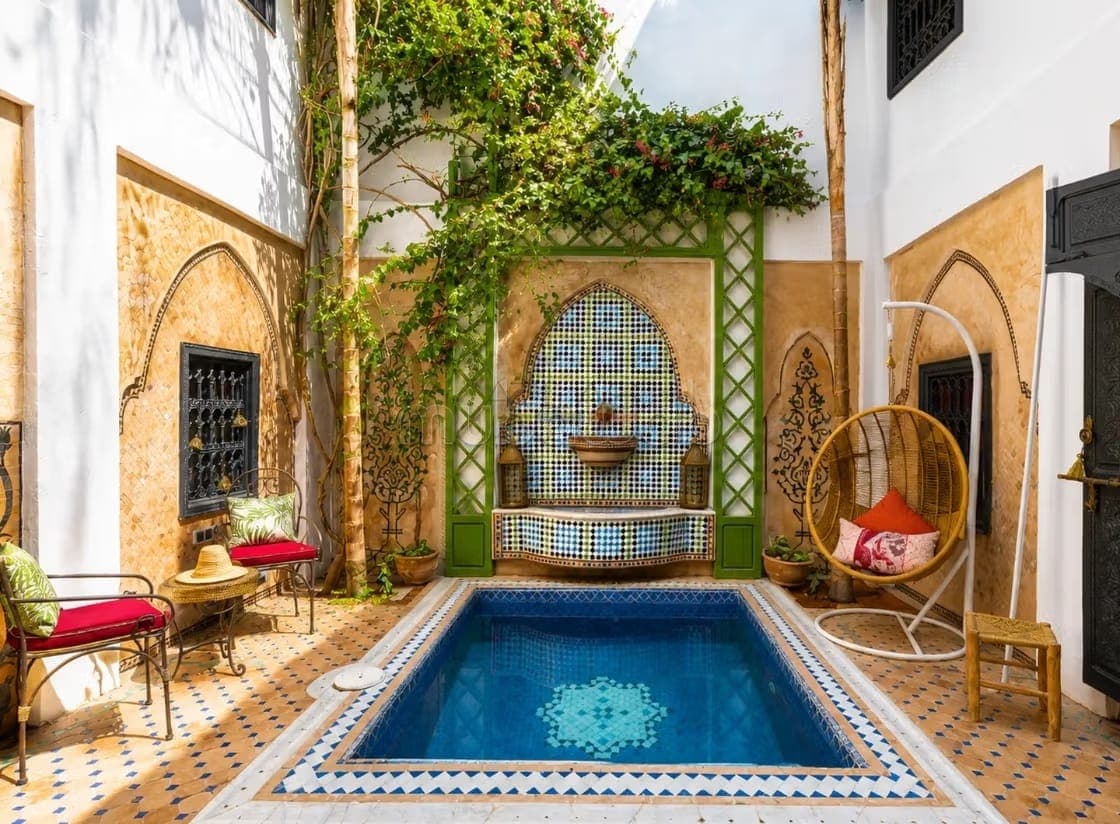 Riad titré avec bassin et terrasse à Bab Aylan
