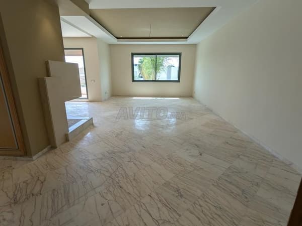 triplex 306 م² للبيع في النواصر