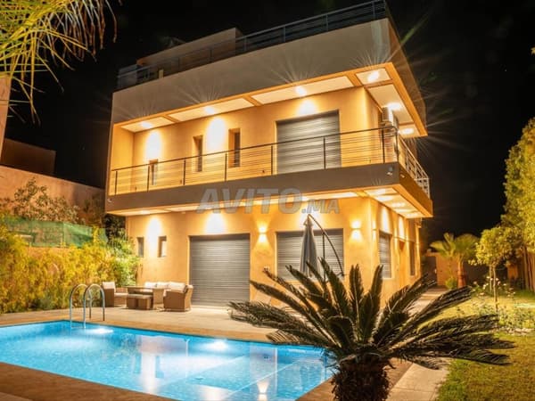 Prachtvolle Villa mit 4 Schlafzimmern zu vermieten, monatlich