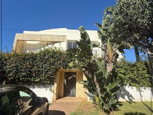 Villa d'angle à Ain Diab Extension