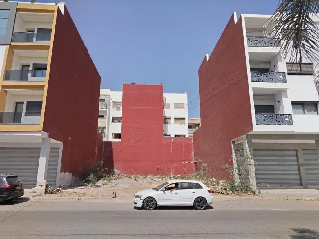 Terreno in vendita a Hay Mohammadi. Superficie di 308 m²