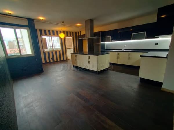 Clean and welcoming apartment on Ghandi for rent