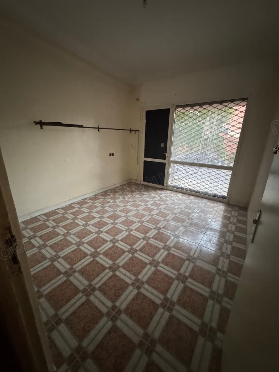 Beau local à vendre à Guéliz. Surface de 72 m². Résidence sécurisée