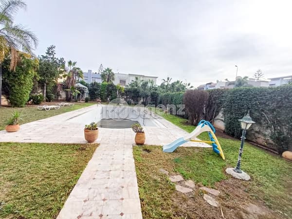 Villa à vendre 1 141 m², 5 chambres Sidi Maarouf Casablanca