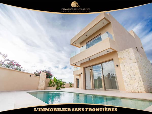 Villa neuve vide à vendre à Route de l’Ourika, 700 m², Marrakech