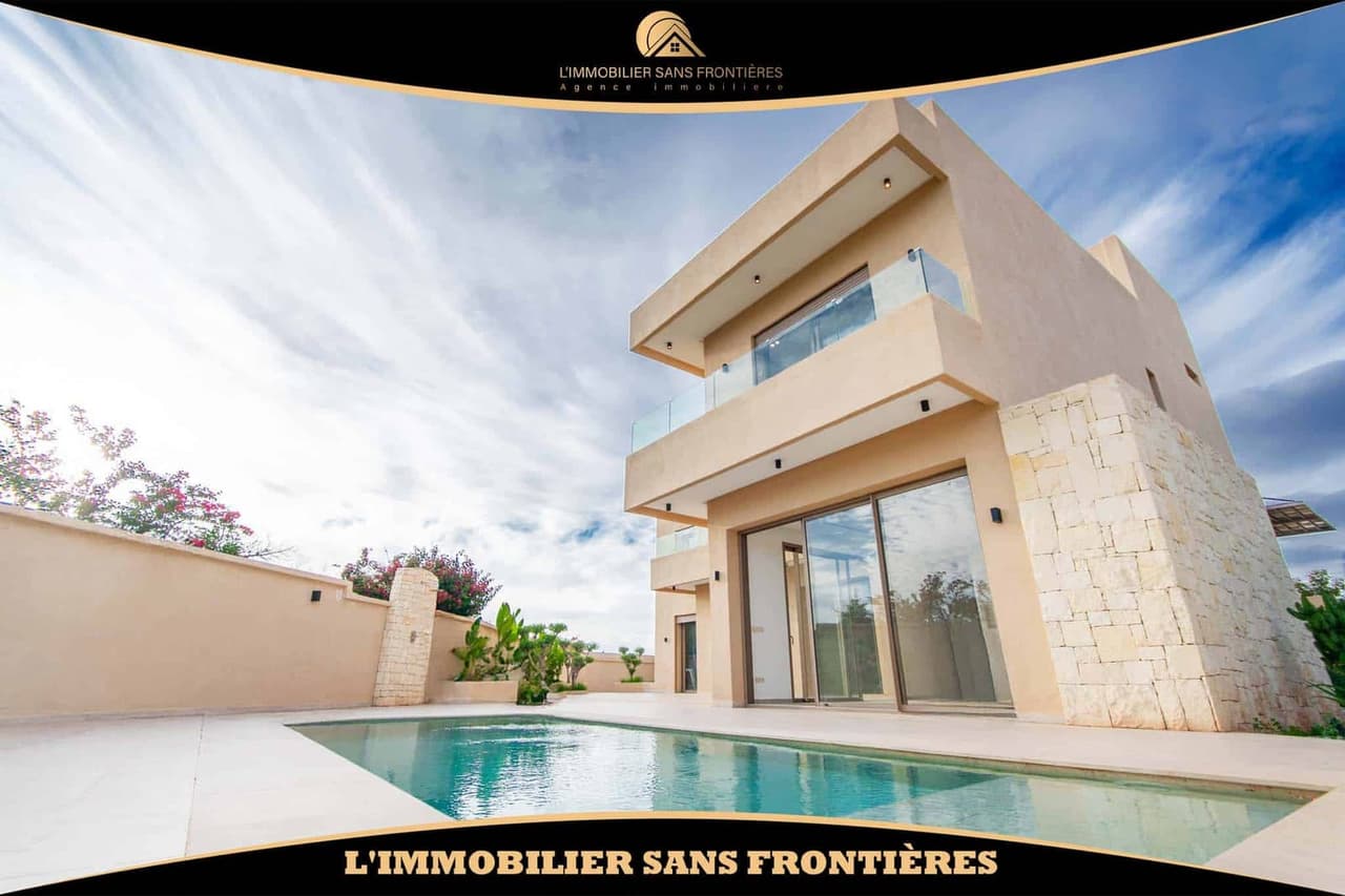 Villa neuve vide à vendre à Route de l’Ourika, 700 m², Marrakech