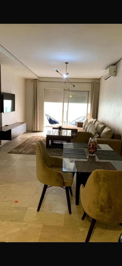 Lumineux appartement studio meublé