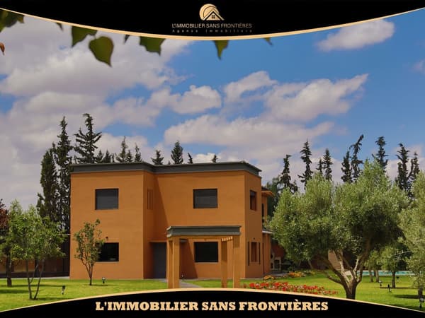 Furnished villa for sale Route de l’Ourika – 6,500 m² plot, 4 bedrooms, 2 swimming pools and…