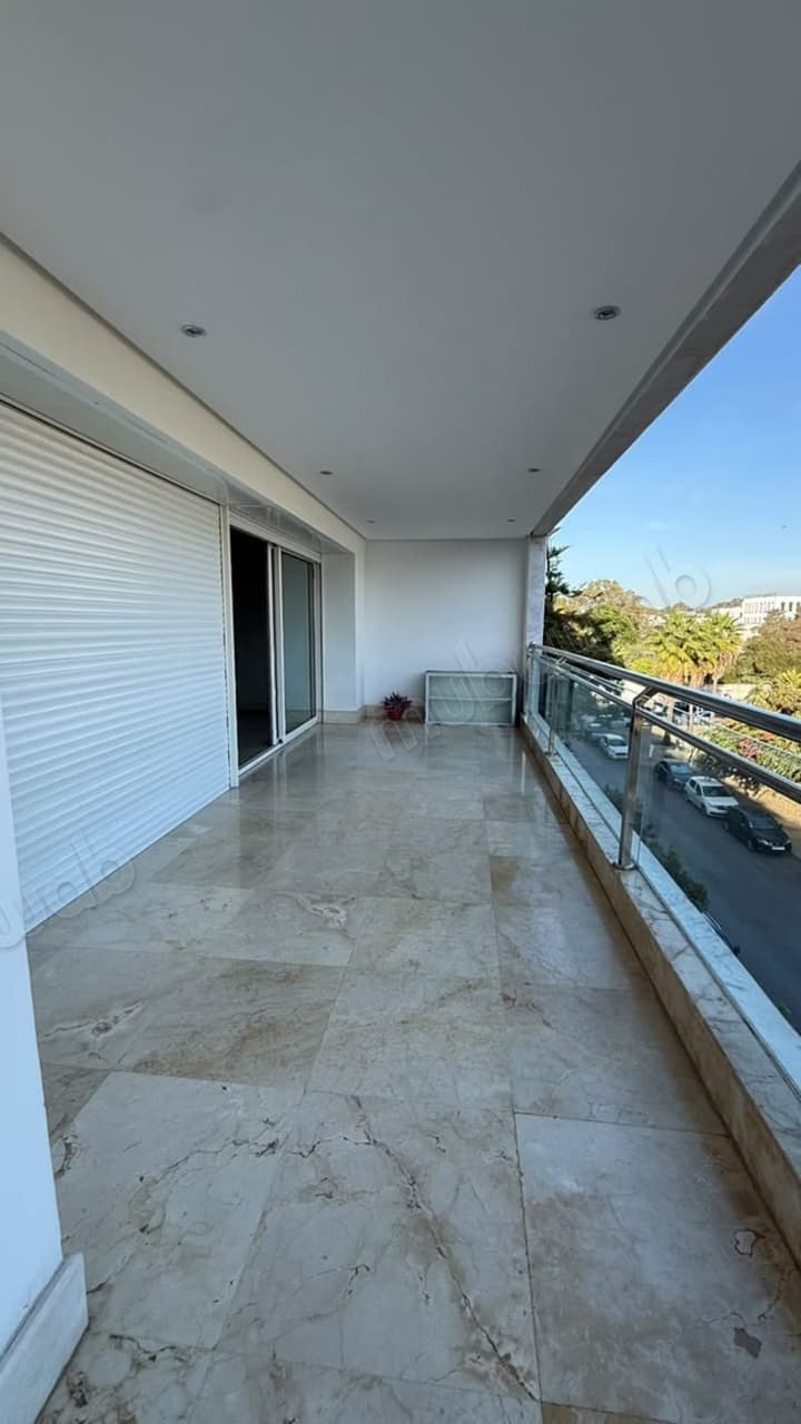 In affitto – appartamento di 250 m² a Haut Agdal
