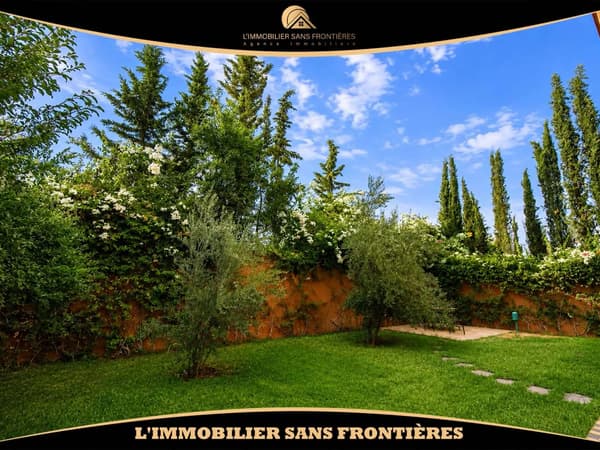 Villa meublée à Sidi Abdellah Ghiat, Terrain de 560 m², 3 suites, jardin privé et…