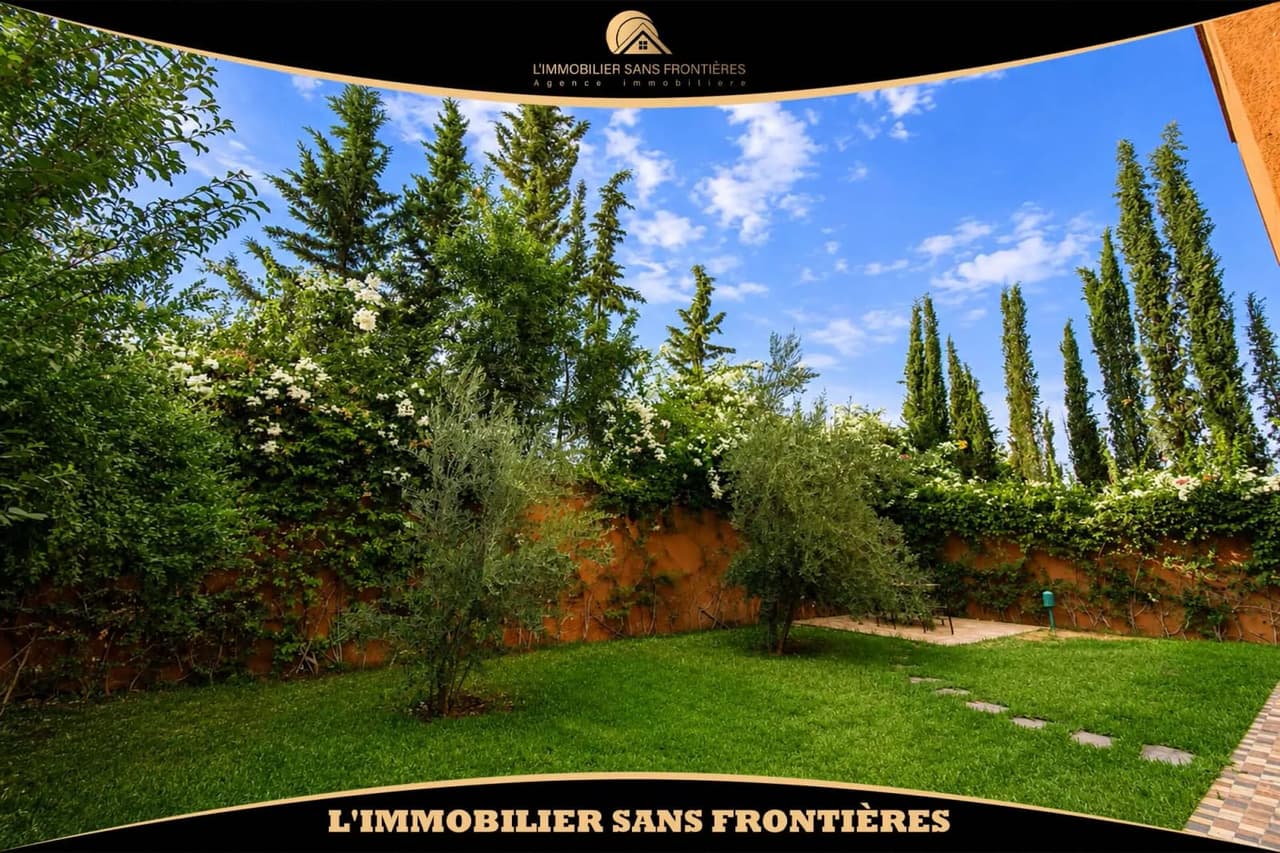 Villa meublée à Sidi Abdellah Ghiat, Terrain de 560 m², 3 suites, jardin privé et…