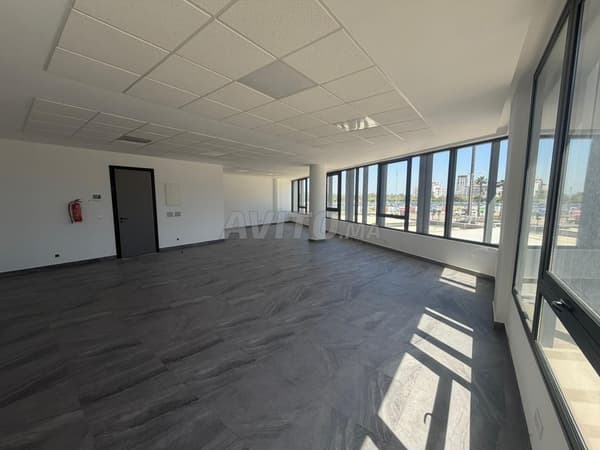 BUREAU PREMIUM EN ALQUILER UPTOWN FINANCE CITY (CFC)