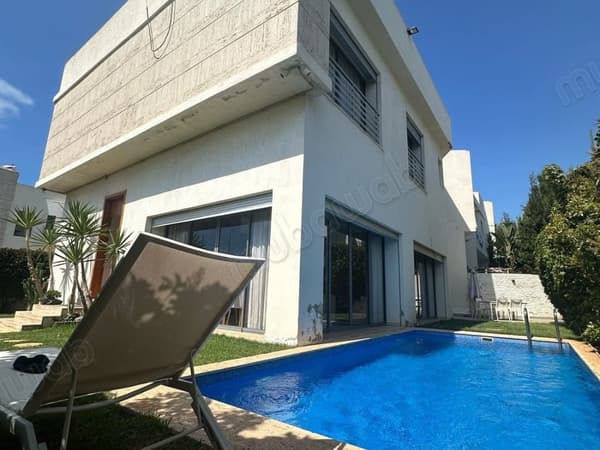 High-end villa for rent in Dar Bouazza. 4 pleasant bedrooms. Fully furnished