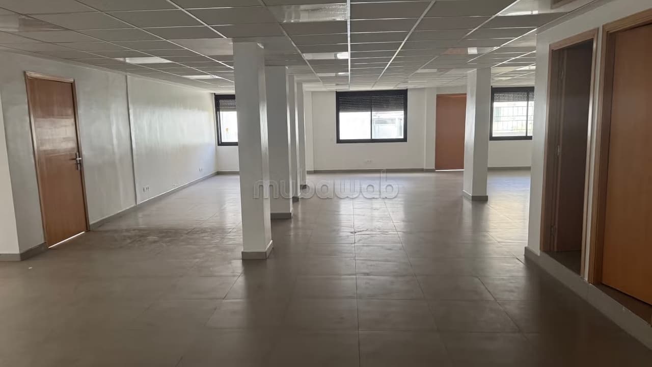Bureaux à louer en plein Bd Massira Al Khadra Surface de 235 m². Ascenseur et terrasse