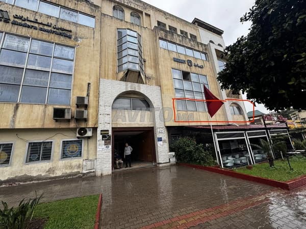 BUREAU PROFESSIONNEL DE 103 m²