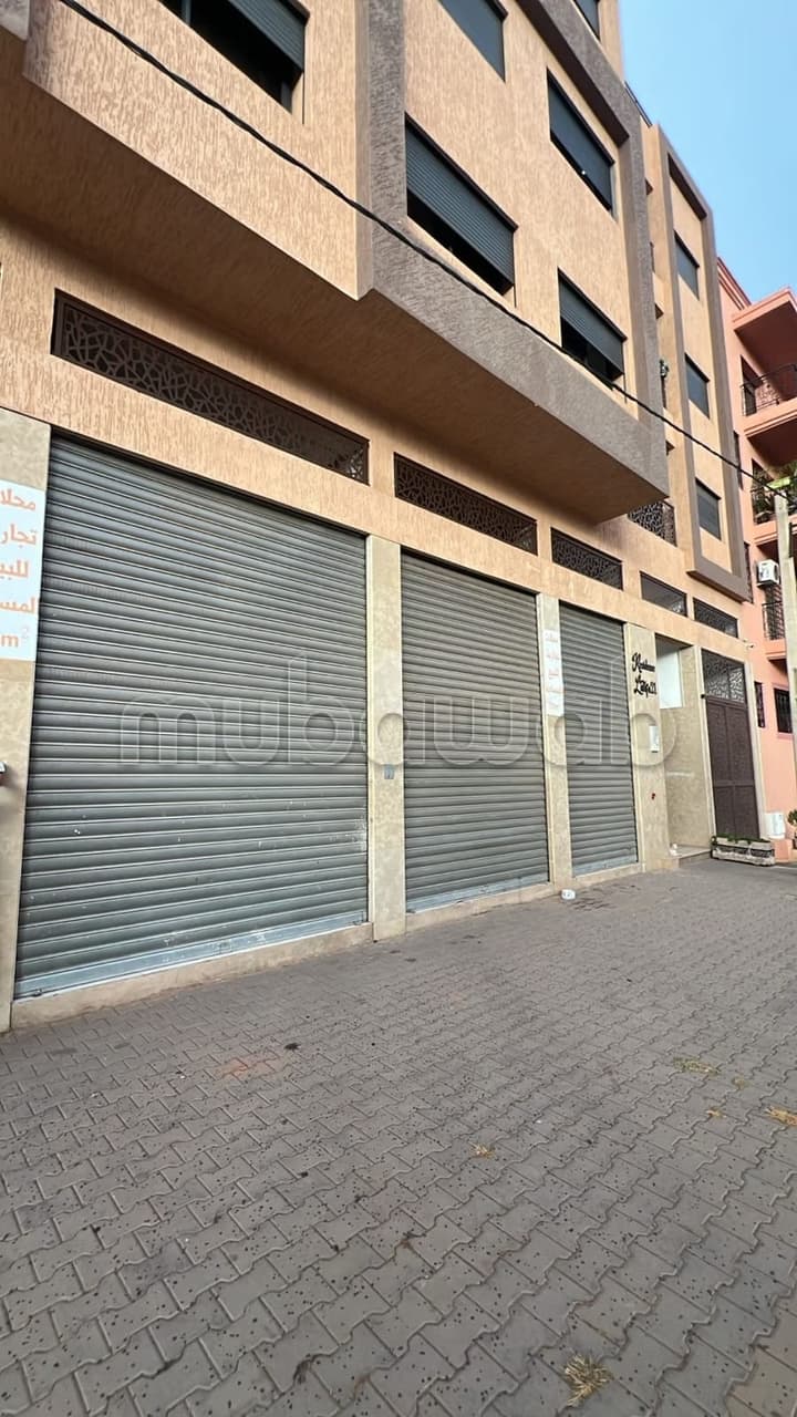 3 Locaux Commerciaux bien situé