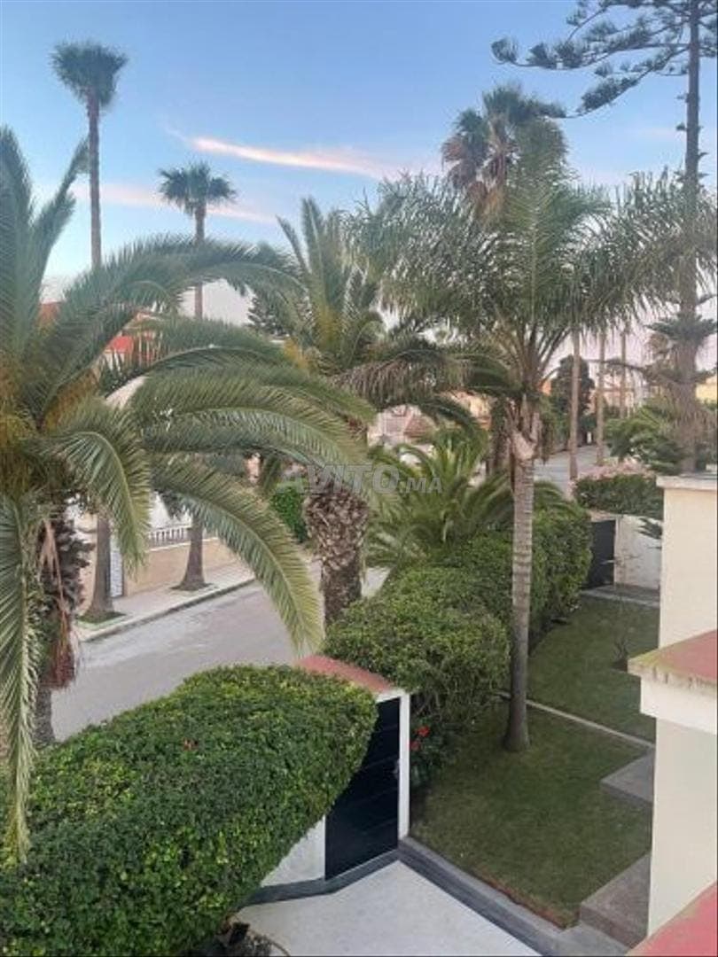 Prachtige villa op de begane grond, 4 gevels in Koudia