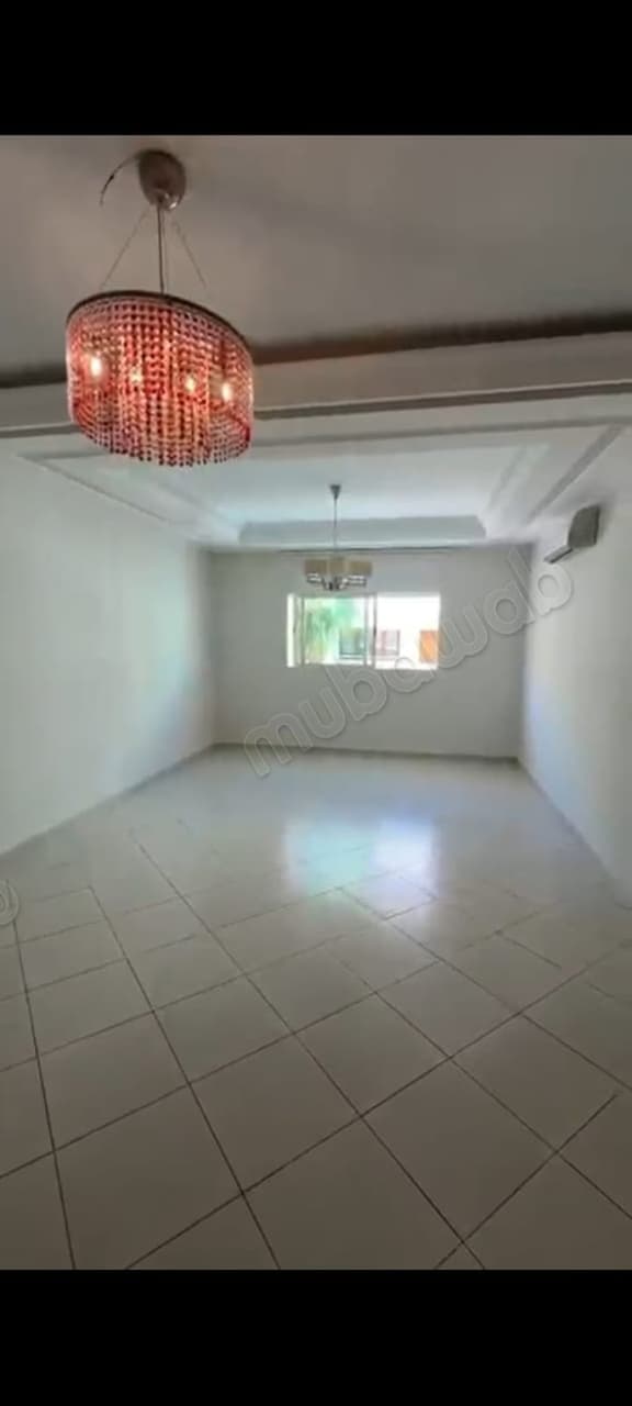 Appartement te huur, 3 slaapkamers in Agdal