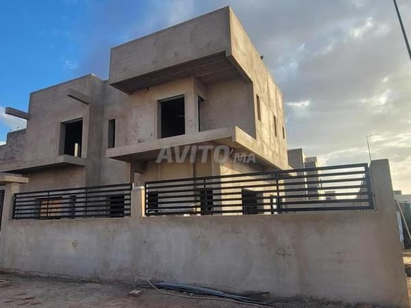 Semi-finished villa for sale on Route de l'Ourika