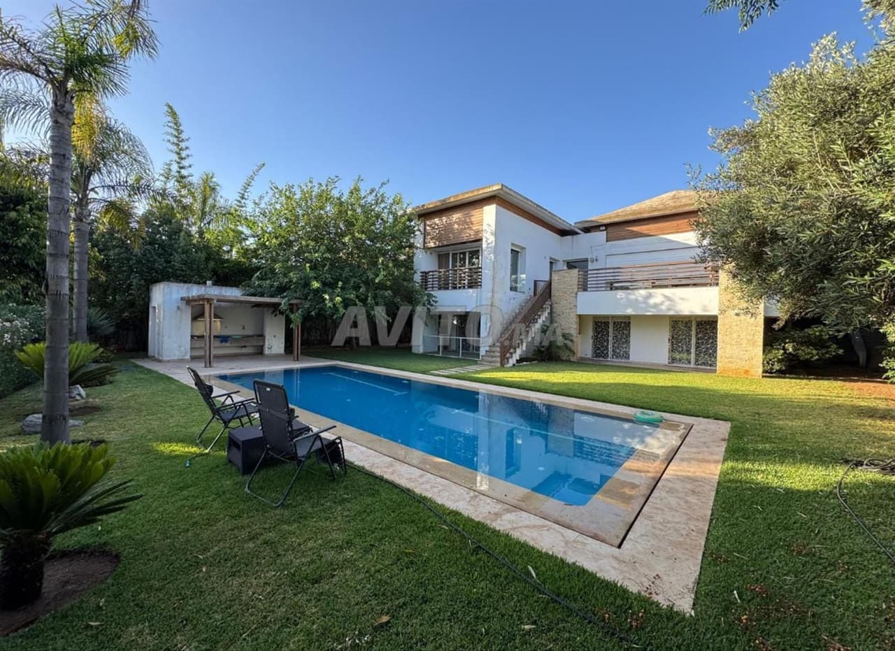 Villa front golf 1100 m en location à Bouskoura
