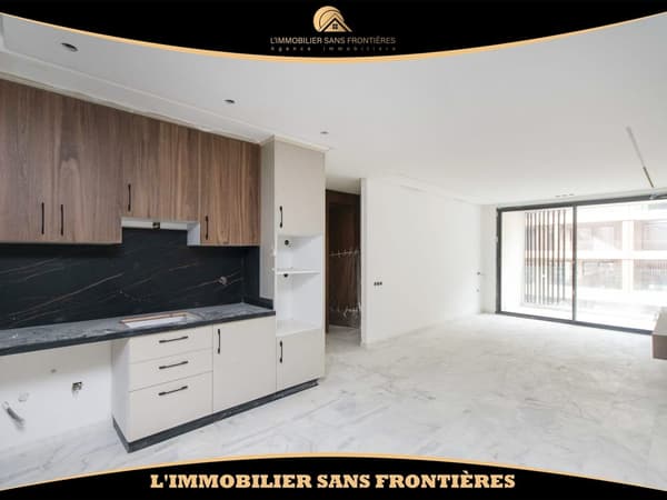 Appartement à vendre à Route de Casa, Marrakech — Sol en marbre — 83 m²