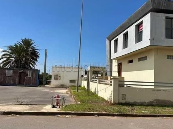 Local commercial à Louer de 512.0 m² à Dar Bouazza, Tamaris2
