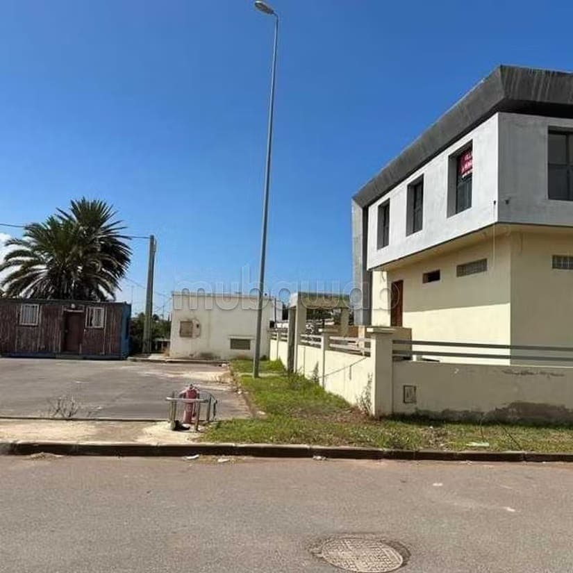 Local commercial à Louer de 512.0 m² à Dar Bouazza, Tamaris2
