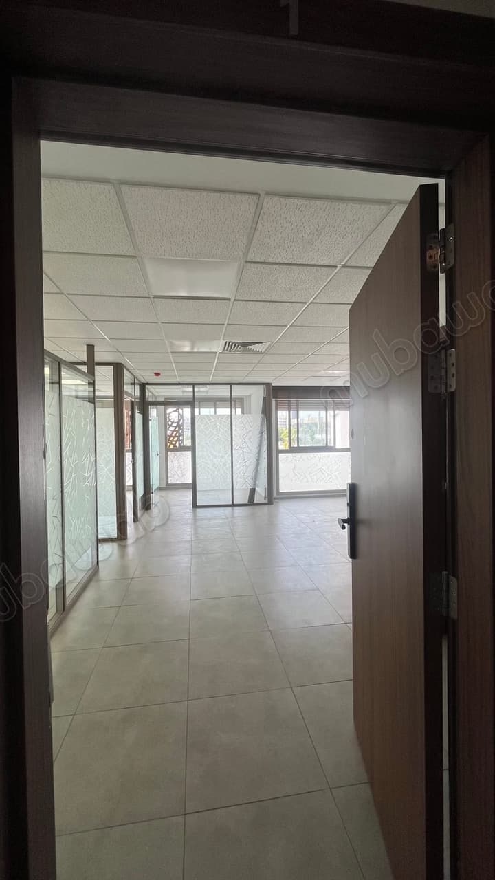 Bureau 63 m² à vendre – Maârif – Sans vis à vis – Garage