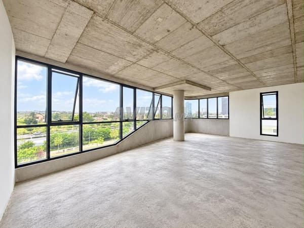 RAW OFFICE SPACE 106M CASA FINANCE CITY