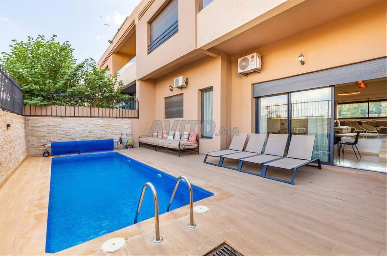 VILLA HAUT STANDING À VENDRE – LA PALMERAIE