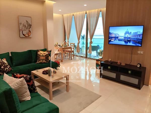 شقة حديثة رائعة مع شرفة