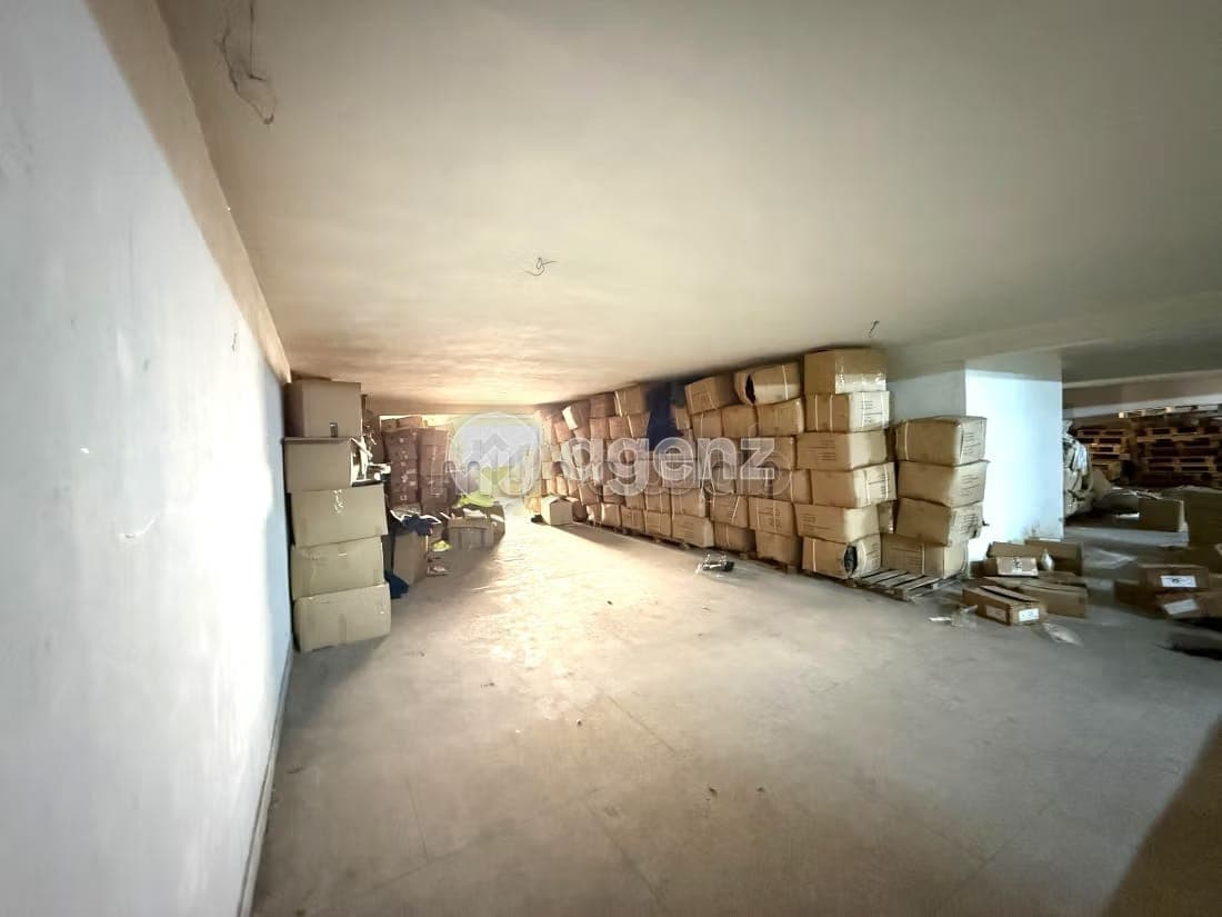 Local industriel à vendre 714 m² Beauséjour Casablanca