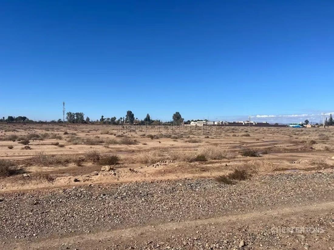 Terrain SD1 constructible de 1 ha à vendre Route de l'Ourika
