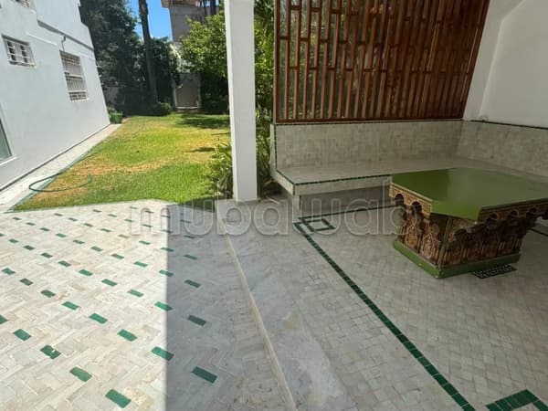 للإيجار triplex عصري في المنار