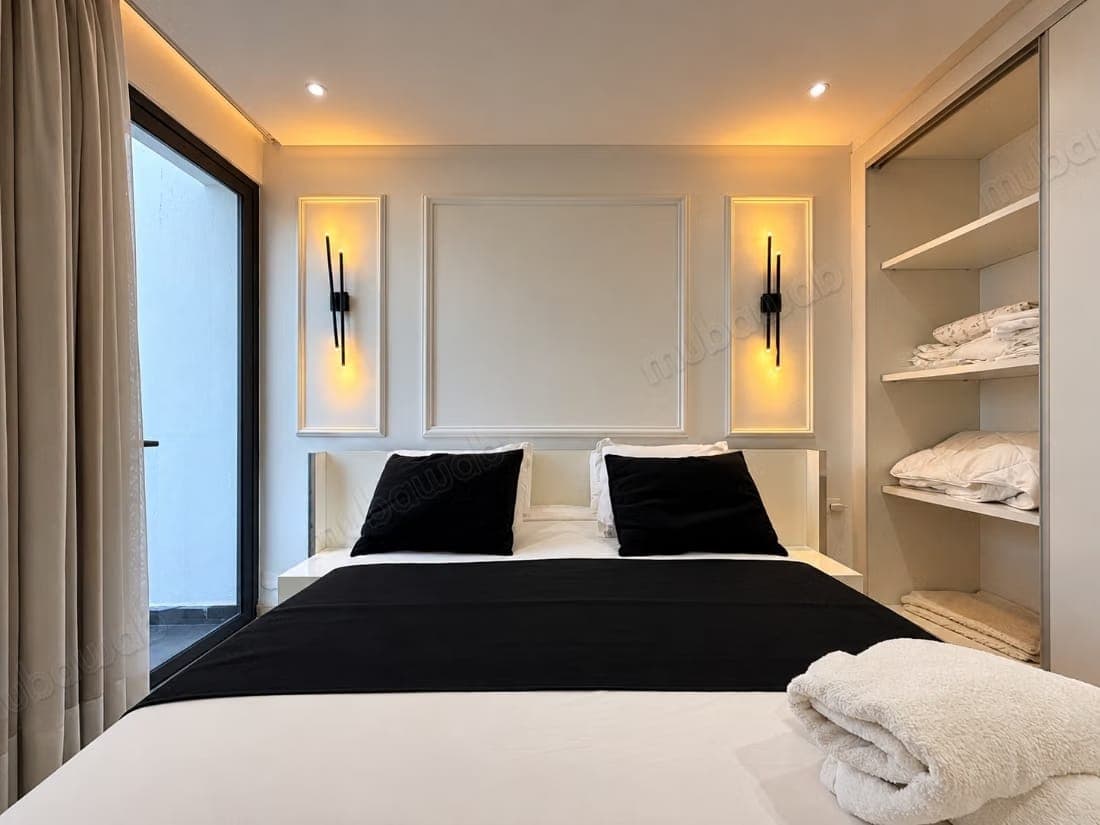 Cosy top-floor studio in the heart of the Golden Triangle