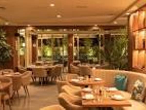 Local Resto/Showroom PREMIUM 700m2 TOP Visibilité