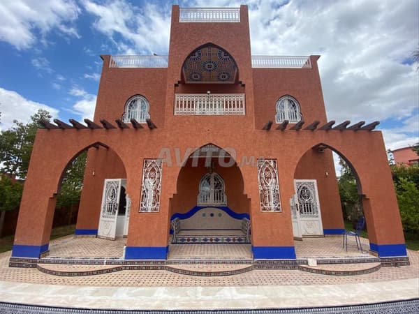 Villa titulada en venta, superficie 840 m²