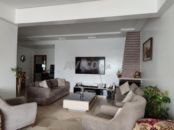 Empty 3-bedroom apartment for rent, 130 m² in Val d'Anfa