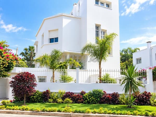 VILLA DE STANDING AVEC JARDIN – SOUISSI, RABAT