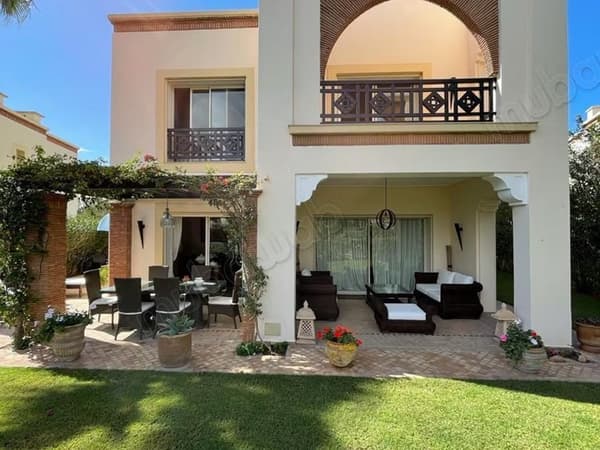 Villa meublee longue duree