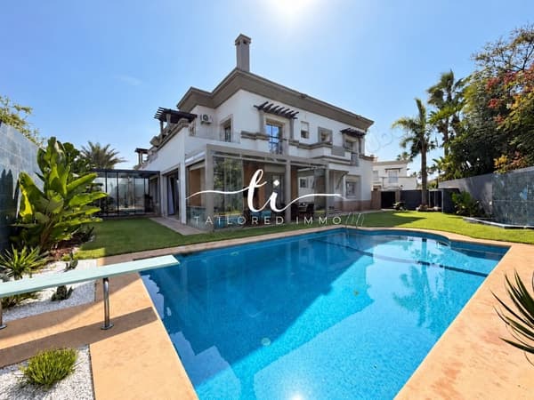 Splendide villa de 660 m2 à vendre à Californie. Surface de 620 m². Prestation de…