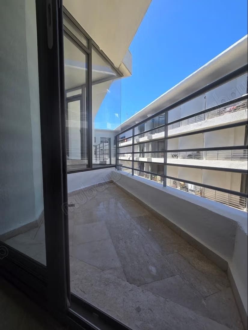 Quartier les princesses à vendre un appartement agréable de 3 chambres