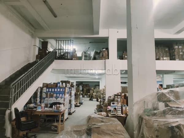 Local commercial à vendre à Les Hôpitaux. Surface totale 858 m²