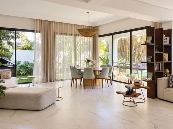 Lichtrijke villa-halfvrijstaand 4 slaapkamers met zwembad Ain Diab, Casablanca