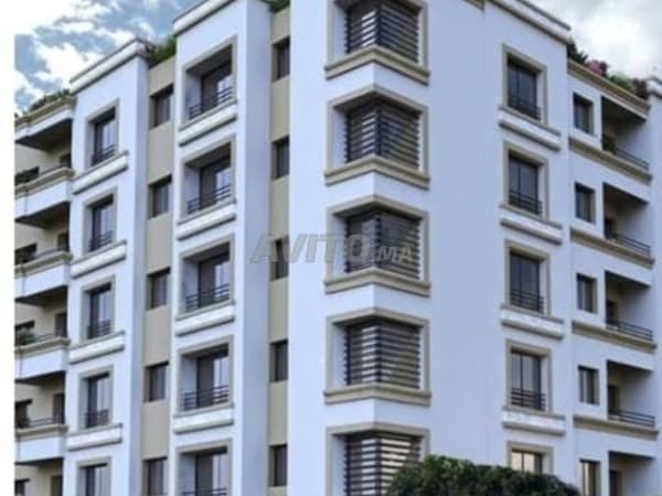 Boutique à vendre, neuve, 100 mètres carrés