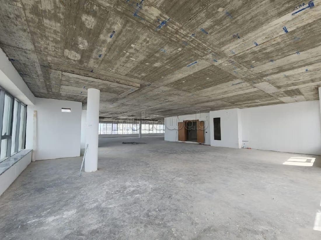 Bureau neuf de 750 m2 à CFC à la vente
